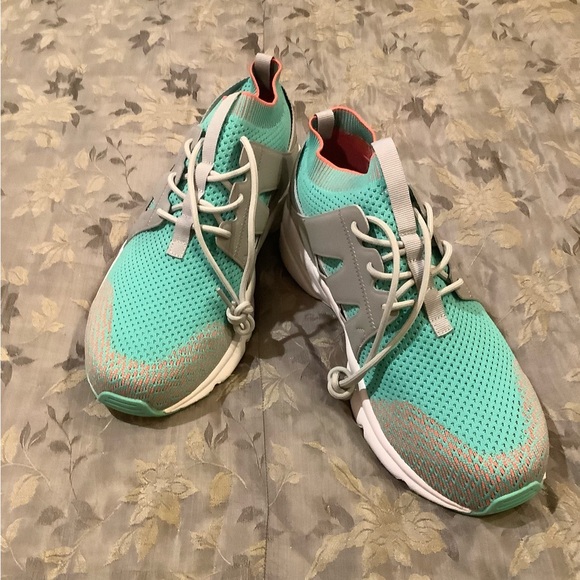 Propet Teal and Gray Women's Sneakers, Size 13X, NWOT. - Picture 9 of 14